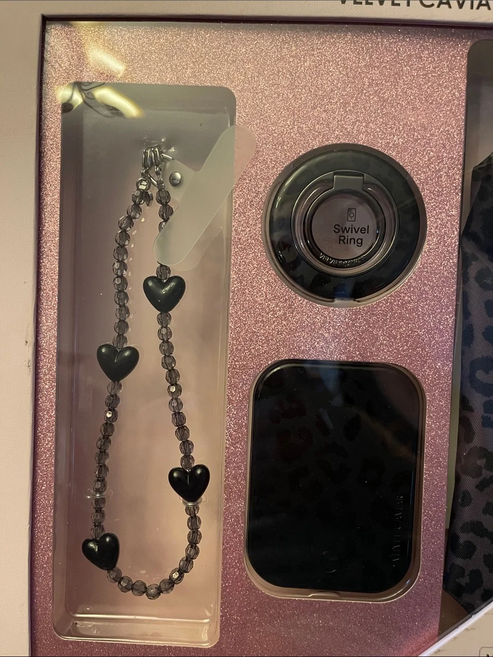 Velvet Caviar coordinated tech
